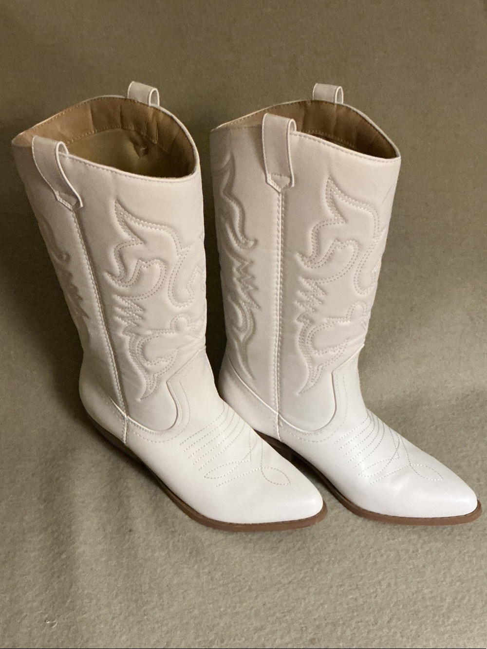 Soda White Western Stitch-Detail Heeled Cowboy Boots